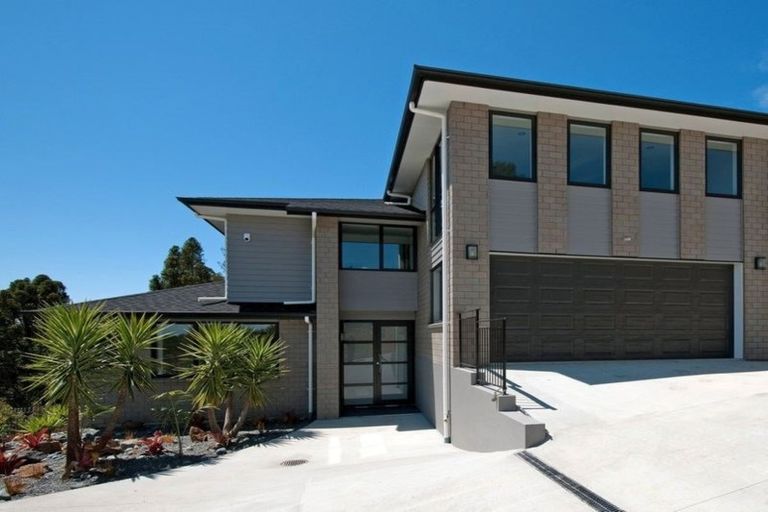 Photo of property in 2 Viridian Lane, Greenhithe, Auckland, 0632