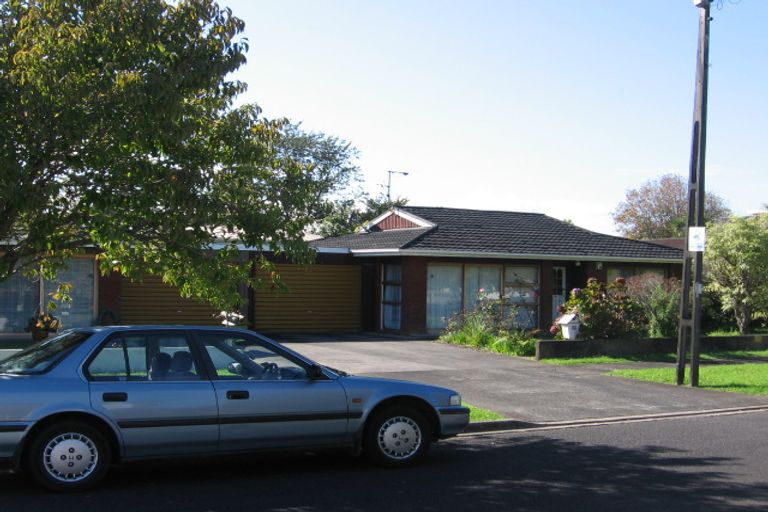 Photo of property in 2/41 Fairview Road, Papatoetoe, Auckland, 2025