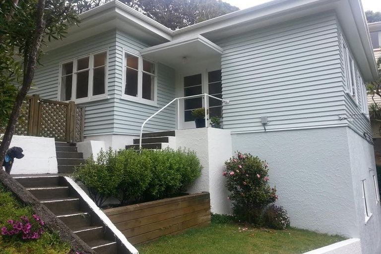 Photo of property in 39 Randwick Road, Northland, Wellington, 6012