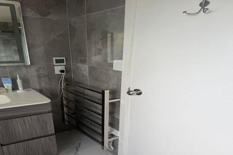 Photo of property in 152 Everglade Drive, Totara Heights, Auckland, 2105