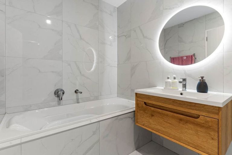 Photo of property in 2/55 Great South Road, Papakura, 2110