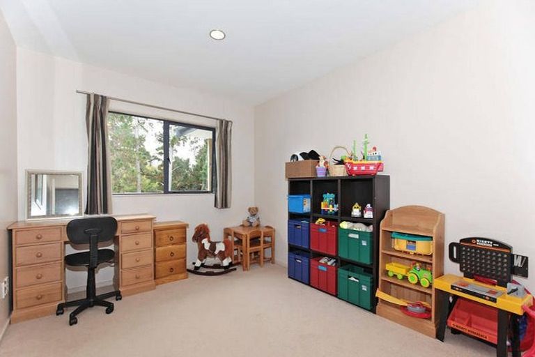Photo of property in 57g Lancaster Road, Beach Haven, Auckland, 0626