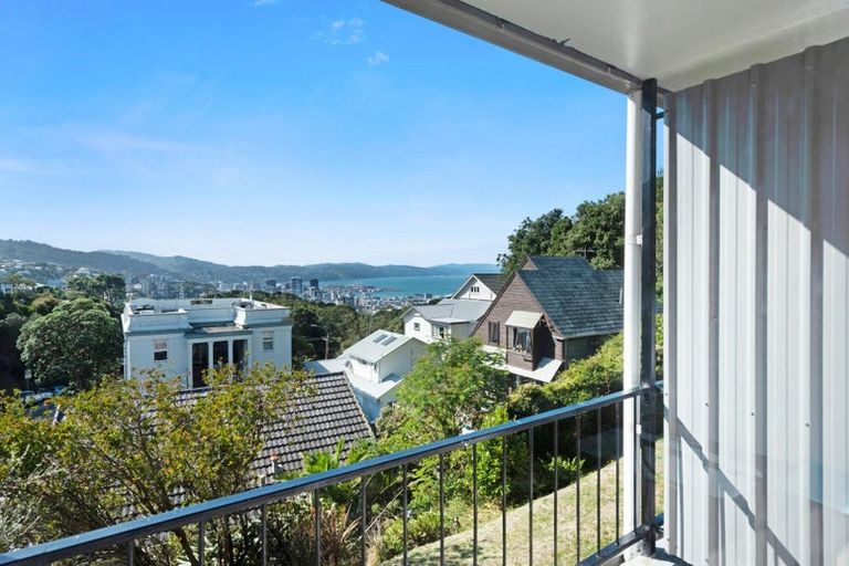 Photo of property in 2e/145 Ohiro Road, Brooklyn, Wellington, 6021