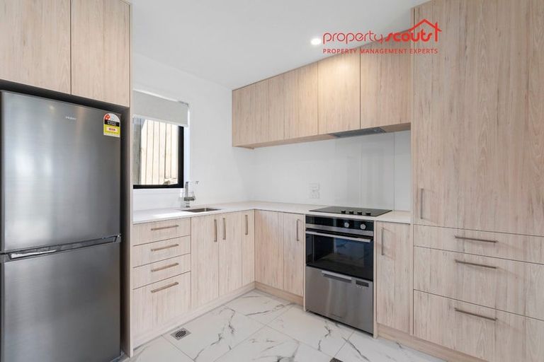 Photo of property in 1/80 Awaroa Road, Sunnyvale, Auckland, 0612