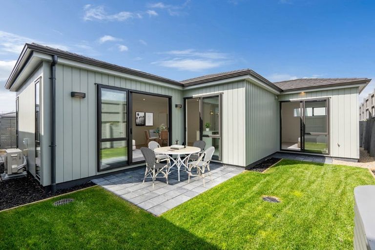 Photo of property in 32 Oyster Drive, Whenuapai, Auckland, 0618