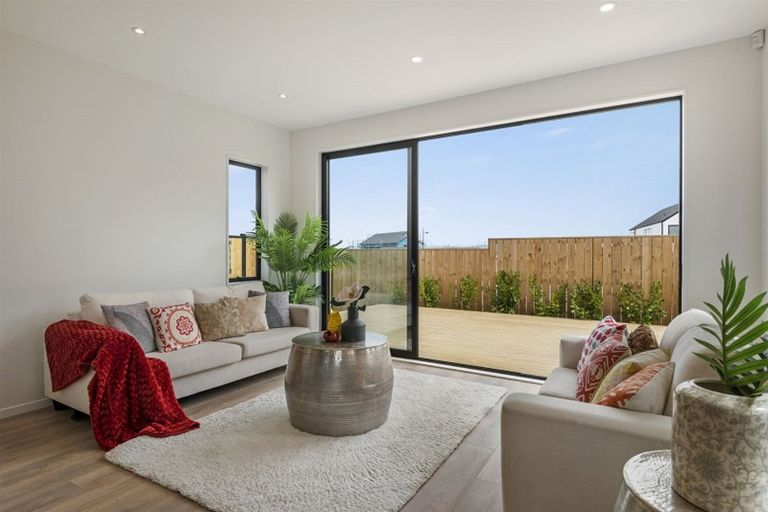 Photo of property in 15 Ocean Breeze Avenue, Hobsonville, Auckland, 0616