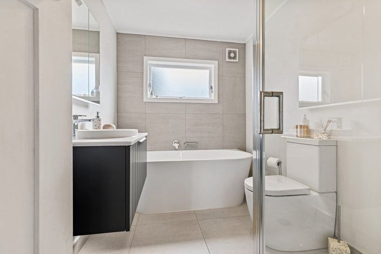 Photo of property in 245 Metcalfe Road, Ranui, Auckland, 0612