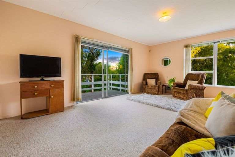 Photo of property in 419 Don Buck Road, Massey, Auckland, 0614