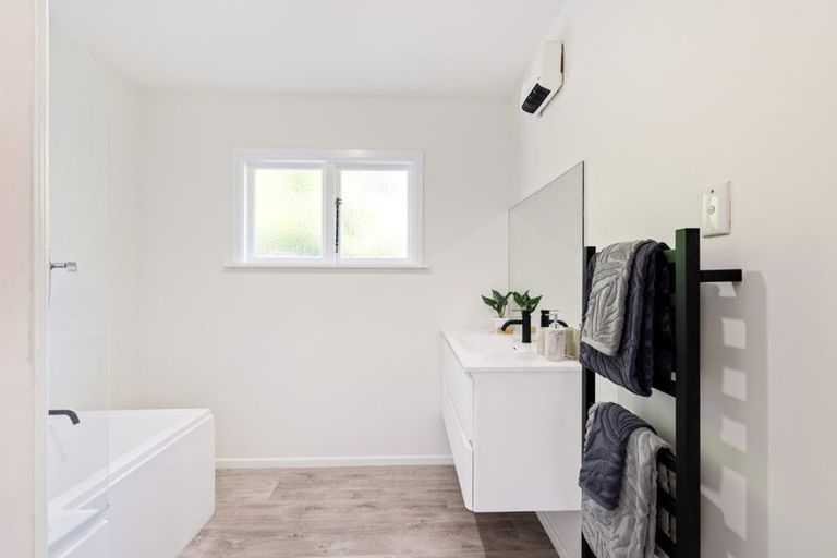 Photo of property in 1/310 Withells Road, Avonhead, Christchurch, 8042