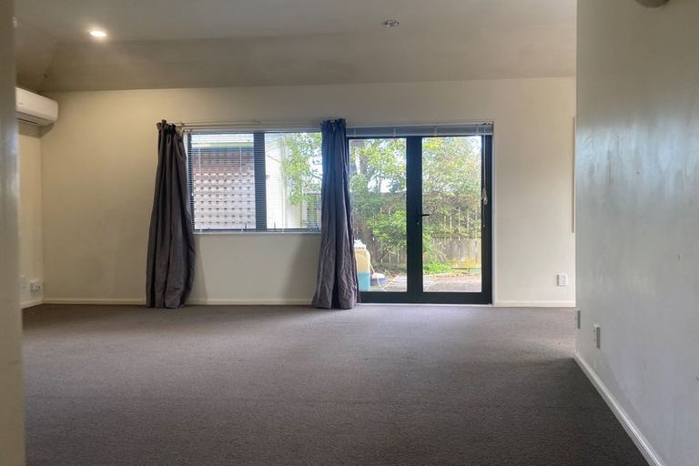 Photo of property in 146a Whites Line East, Waiwhetu, Lower Hutt, 5010
