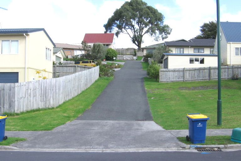 Photo of property in 8 Carillon Place, Massey, Auckland, 0614