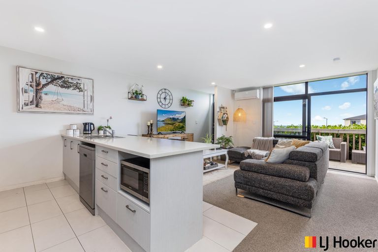 Photo of property in 11 Kapuarangi Lane, Papakura, 2110