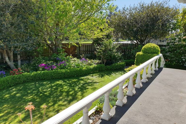 Photo of property in 2 Hood Place, Spotswood, New Plymouth, 4310