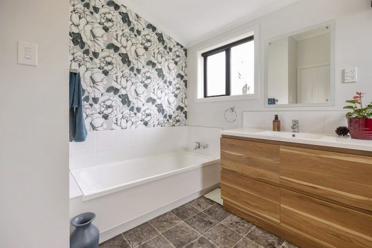 Photo of property in 6 Coach Road, Fairfield, Dunedin, 9018