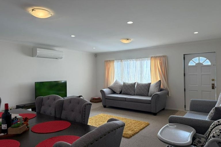 Photo of property in 3 Dunbarton Drive, Ranui, Auckland, 0612