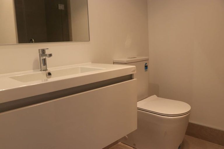 Photo of property in 33 Sun Orchid Avenue, Wiri, Auckland, 2104