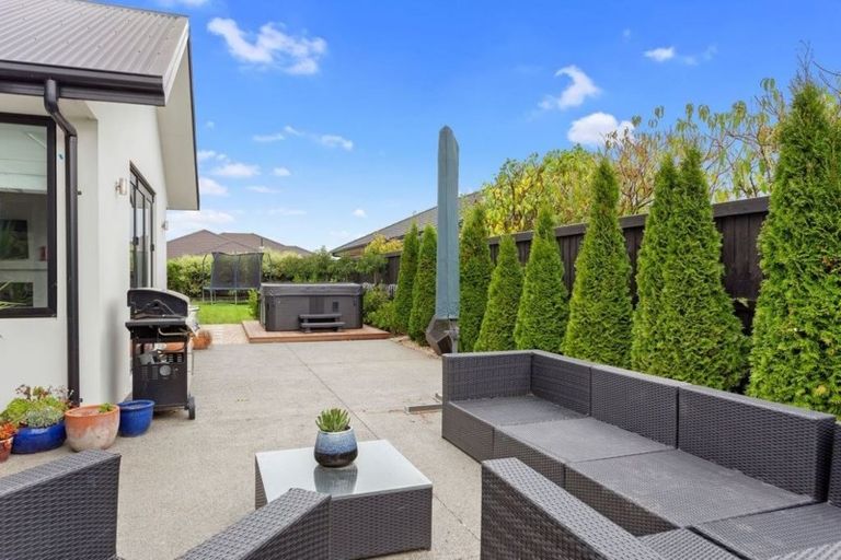 Photo of property in 22 Gilchrist Place, Kaiapoi, 7630