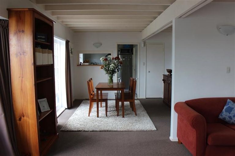 Photo of property in 2/7 Havana Place, Glenfield, Auckland, 0629