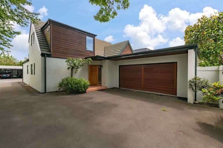 Photo of property in 17a Bryndwr Road, Fendalton, Christchurch, 8052
