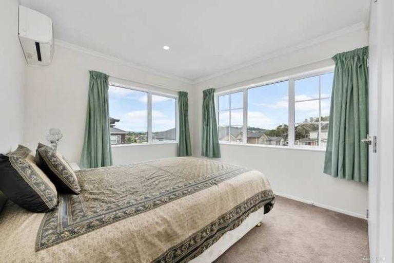 Photo of property in 12 Evelina Lane, Flat Bush, Auckland, 2019