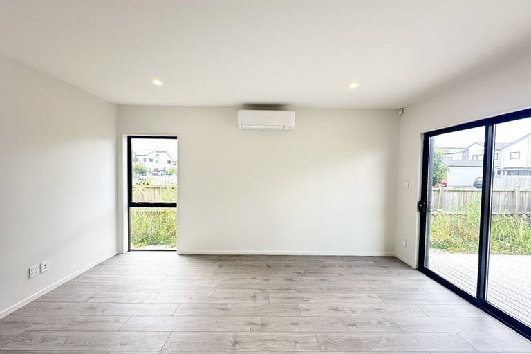 Photo of property in 49 Kairakau Street, Papakura, 2110