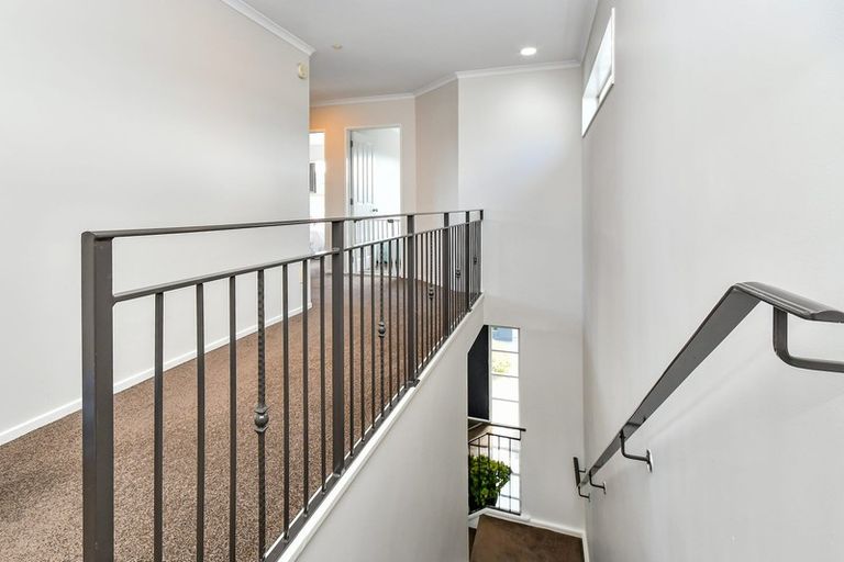 Photo of property in 4 Glasson Avenue, Flat Bush, Auckland, 2016