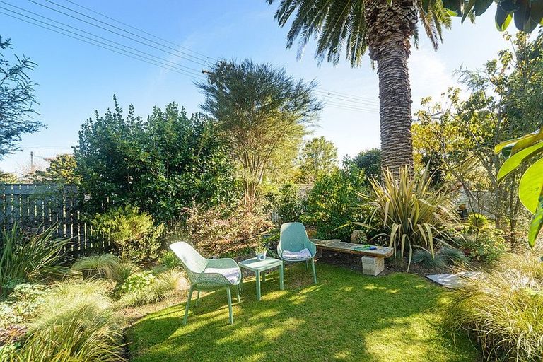 Photo of property in 11 Sinclair Avenue, Highbury, Palmerston North, 4412