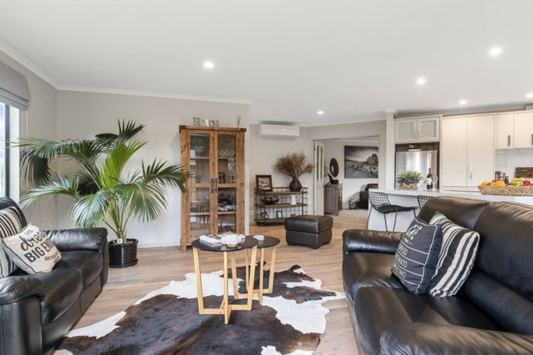 Photo of property in 636 Grenada Street, Papamoa Beach, Papamoa, 3118