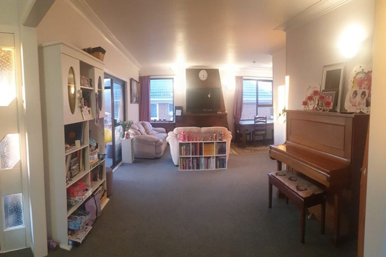 Photo of property in 39 Moire Road, Massey, Auckland, 0614