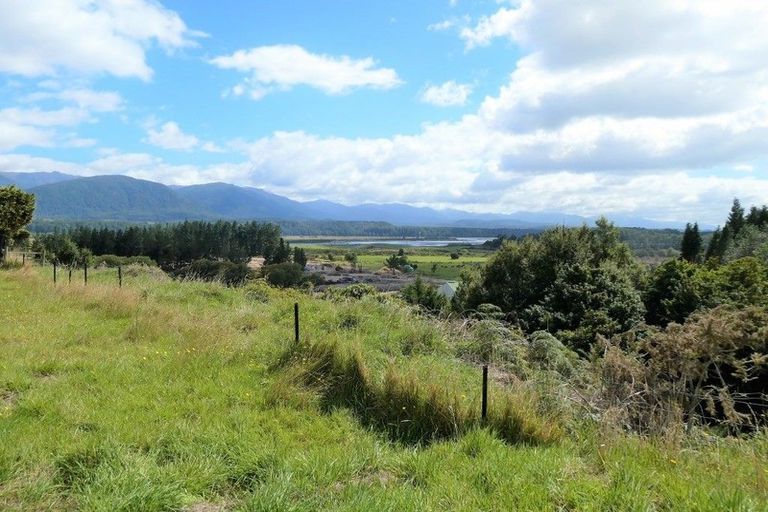 Photo of property in 11 Pukaki Avenue, Ngahere, 7872