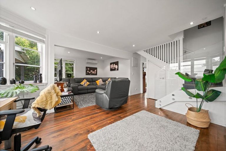 Photo of property in 121 Fairview Avenue, Fairview Heights, Auckland, 0632