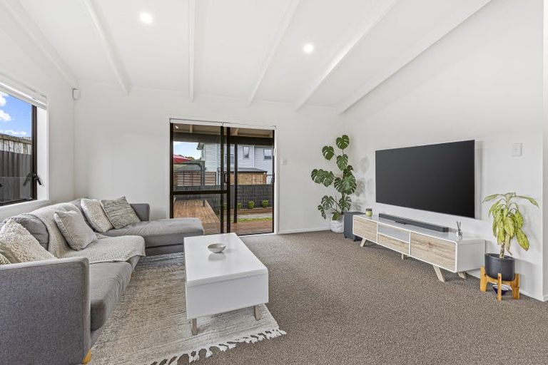 Photo of property in 141b Henderson Valley Road, Henderson, Auckland, 0612