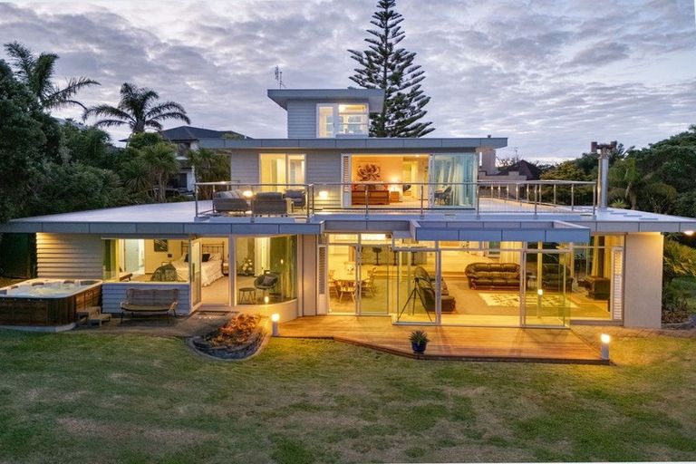 Photo of property in 859 Whangaparaoa Road, Manly, Whangaparaoa, 0930