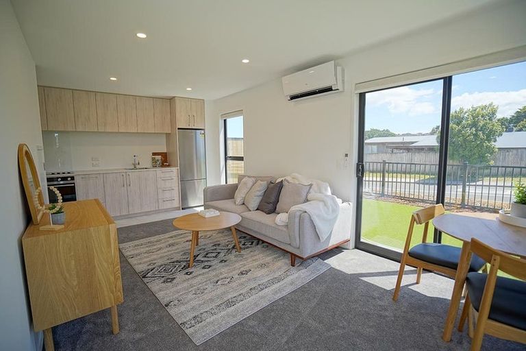 Photo of property in 10/172 Don Buck Road, Massey, Auckland, 0614