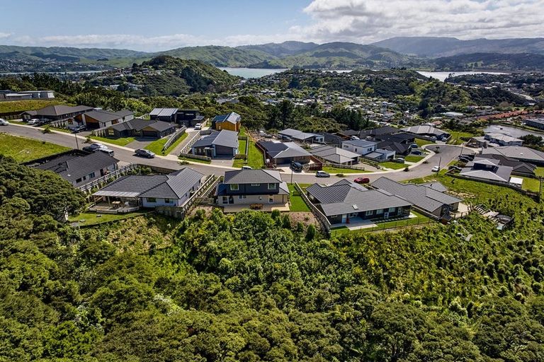 Photo of property in 10 Topsail Way, Whitby, Porirua, 5024