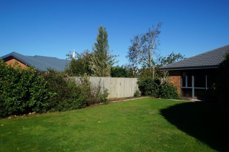 Photo of property in 26 John Morel Place, Parklands, Christchurch, 8083