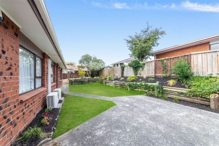 Photo of property in 303a/2 Great North Road, Henderson, Auckland, 0612