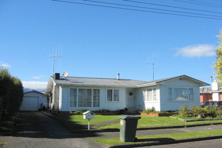 Photo of property in 10 Ferguson Street, Levin, 5510
