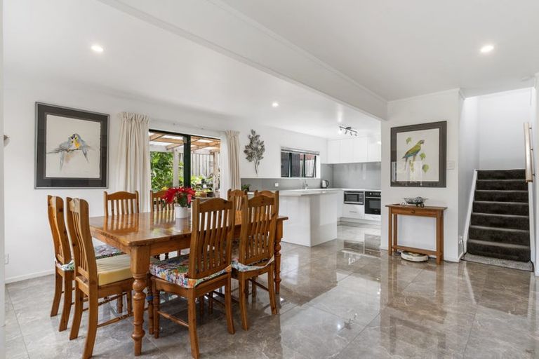 Photo of property in 2/9 Barcroft Place, Clendon Park, Auckland, 2103