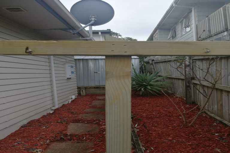 Photo of property in 48 Cyclarama Crescent, Massey, Auckland, 0614