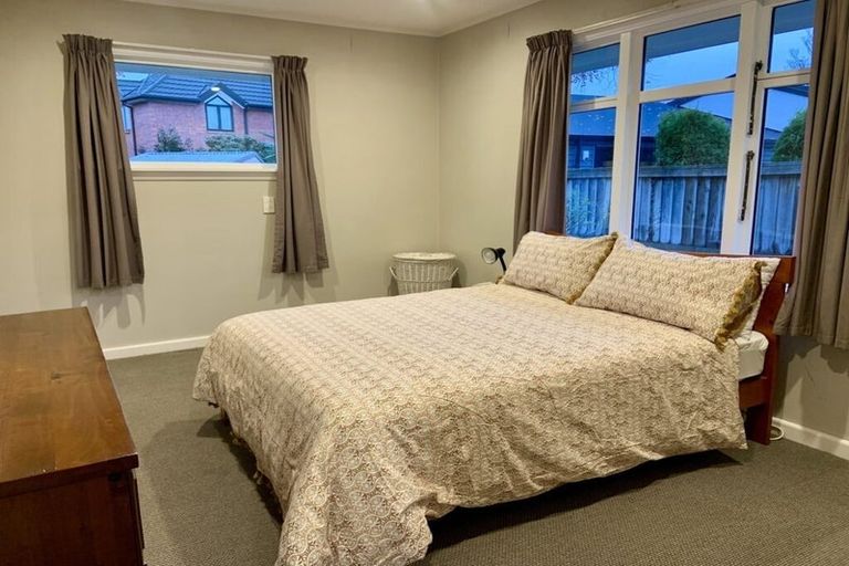 Photo of property in 13 Nutfield Lane, Cashmere, Christchurch, 8022