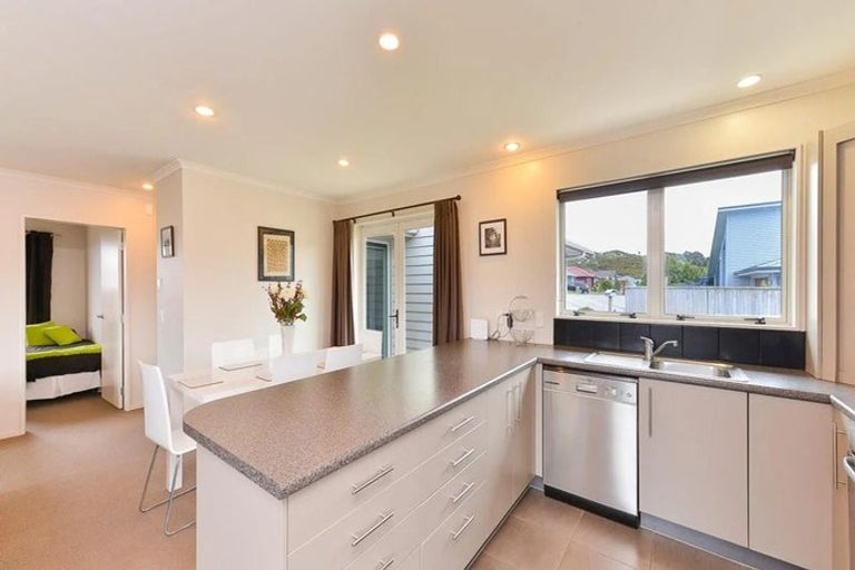 Photo of property in 31 Mcewen Crescent, Riverstone Terraces, Upper Hutt, 5018