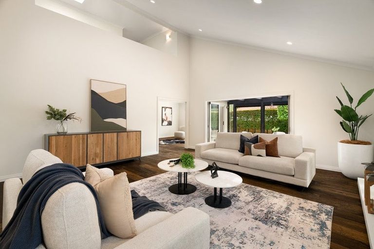 Photo of property in 1 Red Oak Place, Schnapper Rock, Auckland, 0632