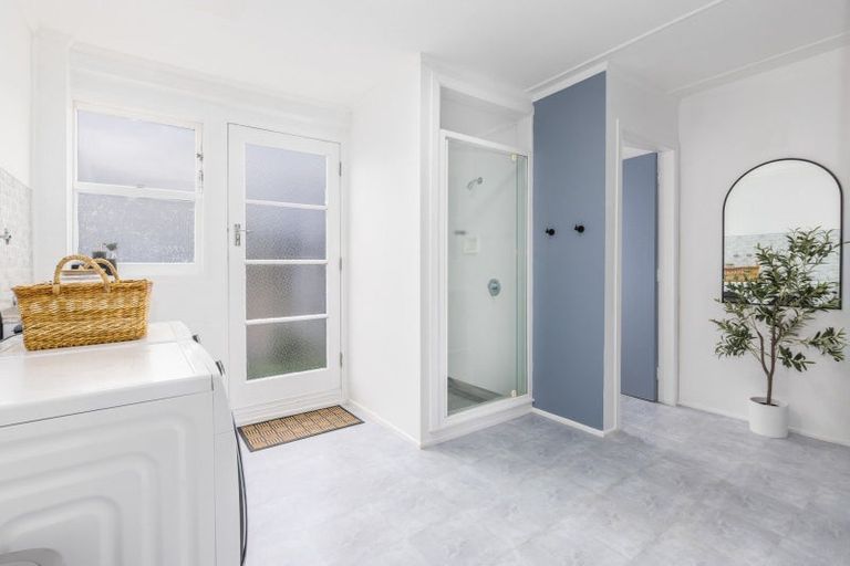 Photo of property in 4 Lane Crescent, Tawa, Wellington, 5028