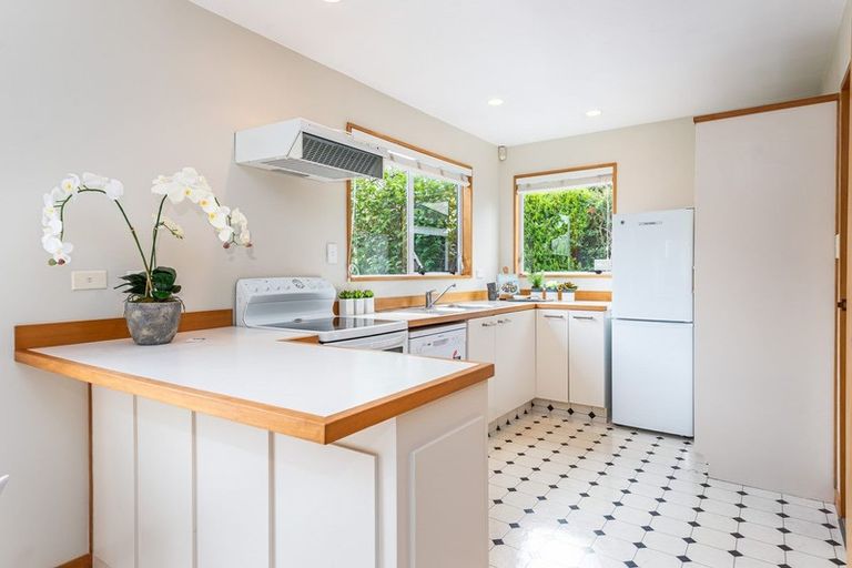 Photo of property in 2/38 Dover Street, St Albans, Christchurch, 8014