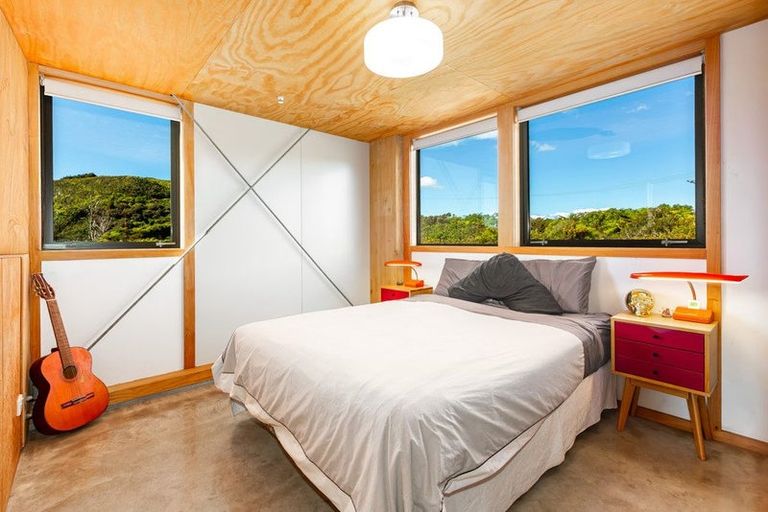 Photo of property in 80 Southernthread Road, Brooklyn, Wellington, 6021