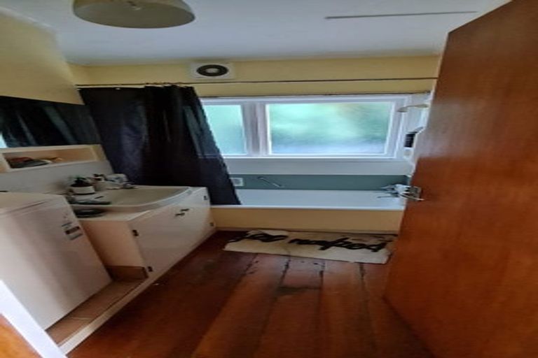 Photo of property in 20 Shirley Street, Karori, Wellington, 6012