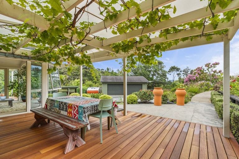 Photo of property in 1082 Sandspit Road, Sandspit, Warkworth, 0982