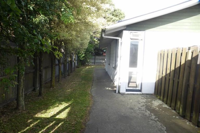 Photo of property in 11 Maidstone Road, Ilam, Christchurch, 8041