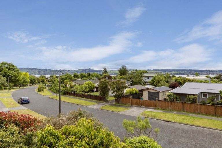 Photo of property in 63 Grace Crescent, Richmond Heights, Taupo, 3330
